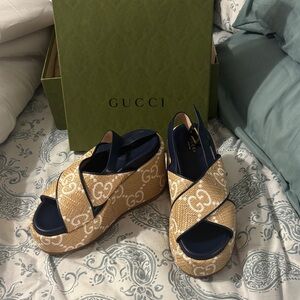 Gucci Women's Beige and Navy Platform Sandals